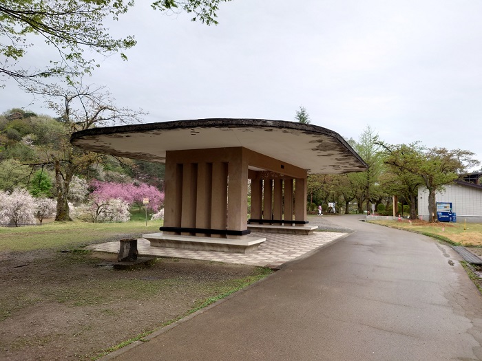 悠久山公園ベンチ
